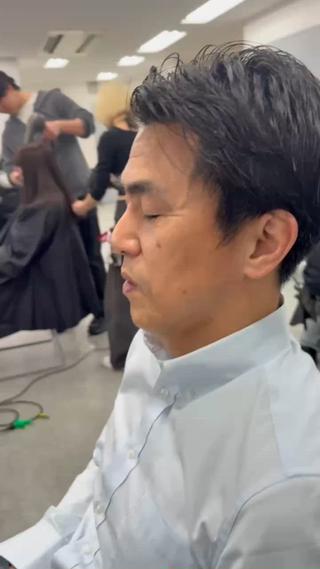 カットだけでもイメージが変わる
今まで髪の悩みで髪型を変えられなかった方の力になって変化させてあげられる
そんな人の人生にきっかけを作れるようなスタイル、日常生活でお洒落に見せたい!そんな方向けのスタイルを提案させていただきます
スタイリングが苦手な方にはしっかりレクチャーさせていただきます。
メンズセットの方法や普段のケア等も気軽にご相談ください