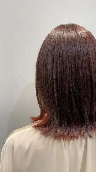 少し見え隠れするインナーカラー 