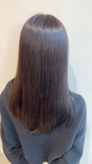 2ヶ月前の市販の黒染め履歴からこの明るさに

明るい髪色にしたいけどブリーチはしたくない、、、
そんな方は1度ご相談ください！

1度のカラーで明るめに！
ブリーチなしのダブルカラーも承っております 