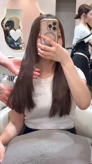 髪質改善縮毛矯正ブリーチなしダブルカラー『骨格やお顔立ち、1人ひとりの雰囲気に似合わせ』る顔まわりレイヤーカットはお任せ♪ メイク、ファッションや好みに合わせて、なりたい自分を引き出すヘアスタイルを提案させていただきます！ 