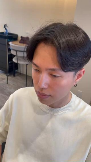 人気のセンターパートニュアンス(カルマ)パーマ
伸びてきた時にも崩れにくく持ちが良い、頭の丸みにとことん沿ったラウンドカット☆
乾かすだけで決まる再現性の高さ、時短☆
髪質を見極めた絶妙な質感&毛量調整☆
360°どこから見ても綺麗なシルエット☆
20年以上積み重ねてきた経験とこだわり抜いた技術で一人ひとりに合わせて丁寧にカットしていきます☆
ぜひお気に入り登録していただき、カウンセリング等にお使いください️