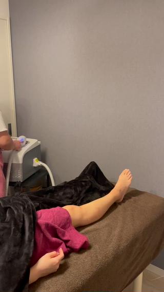 ケアコでは医療脱毛と同等の
熱破壊式脱毛
を採用しています
効果抜群です！！！ 