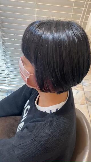 イヤリングカラーピンク
ショートでもデザインカラーは楽しめます