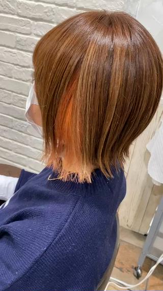 イヤリングカラーオレンジベージュ
切りっぱなしボブとの相性抜群