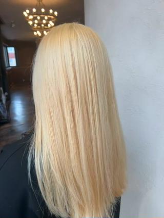 髪の毛の明るさによってブリーチの回数、施術時間変更になります
事前にご連絡お待ちしております 