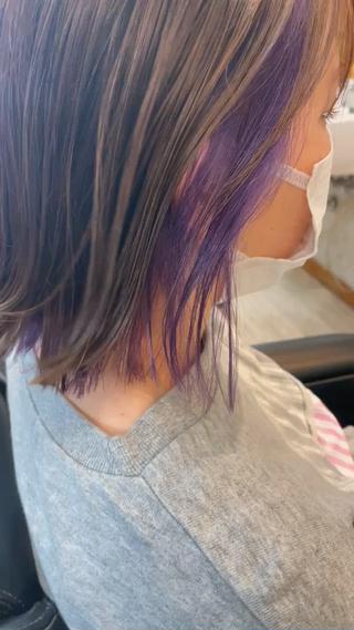 さりげないインナーカラーがおしゃれ
年齢問わずチャレンジしやすいカラーです！
 