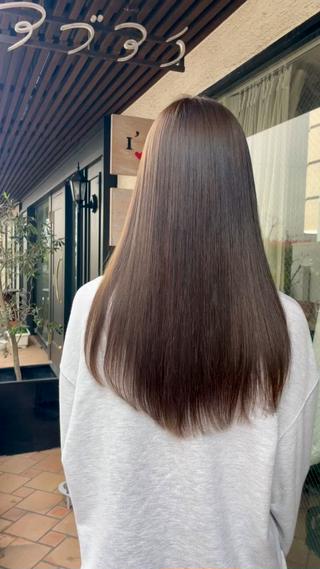 ロング アブアイ所属・艶髪・酸性ストレート フリツのヘアスタイル