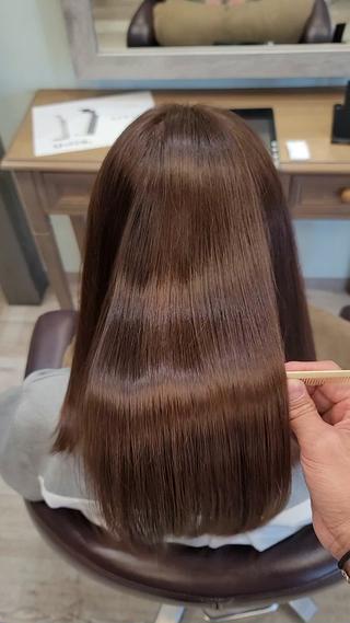 はじめからストレートだったかのように、柔らかく仕上がる髪質改善ストレート
水素と乾かない水(結合水)のおかげでツヤとまとまりが出ます！
シルクトリートメントの効果はこれまでのトリートメントの約２倍です️
#ノンダメージサロン
#ノンダメージカラー
#高濃度水素カラー
#高濃度水素ストレート
#髪質改善カラー
#髪質改善ストレート
#髪質改善縮毛矯正
#髪質改善トリートメント
#ツヤ髪
 