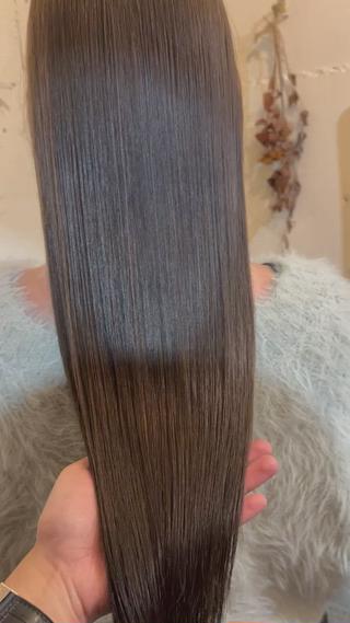 ブリーチを繰り返しているお客様に
酸性ストレートと髪質改善ストレートトリートメントを行い上から弱酸性美髪カラーを塗布した仕上がりです^ ^ 