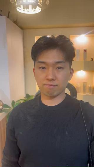 刈り上げ高めのツーブロックショートスタイルです 