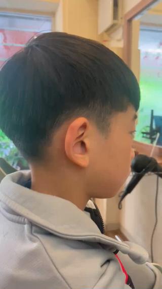 お子様もお待ちします！
キッズカット3300円です！ 