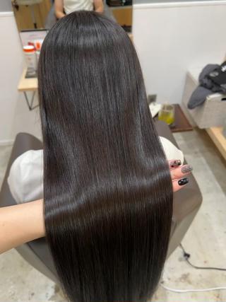 ロング miloc MOMOKAのヘアスタイル