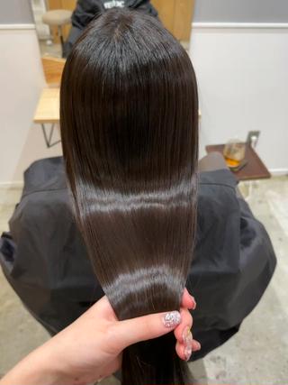 ミディアム miloc MOMOKAのヘアスタイル