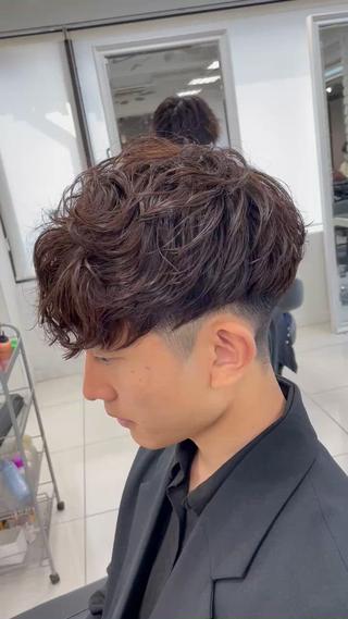 ショート パーマ メンズ フェザーパーマ職人 🪶ryosukeのヘアスタイル