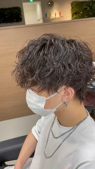 ショート パーマ メンズ フェザーパーマ職人 🪶ryosukeのヘアスタイル