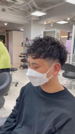 ショート パーマ メンズ フェザーパーマ職人 🪶ryosukeのヘアスタイル