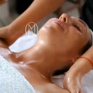 全てのメニューにデコルテマッサージがついてます♡ 