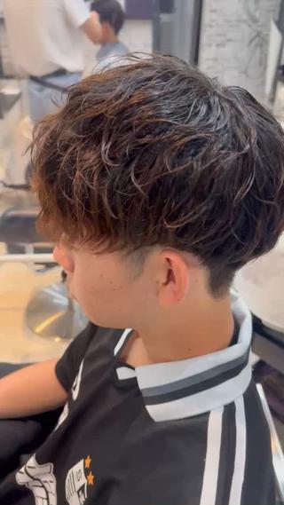 パーマ メンズ 近江 直毅のヘアスタイル