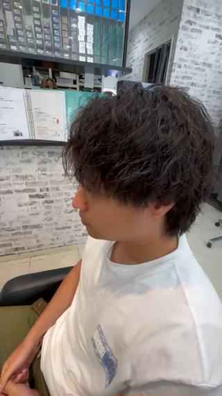 ミディアム パーマ メンズ 近江 直毅のヘアスタイル