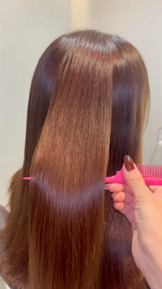 ダメージレス、髪質改善級の酸性ストレート️
癖もしっかりと伸ばしつつ乾かしただけで叶うサラ艶髪

11/24 17時カットカラー空きあり

11/26.27.28 土日も空きございます！ 