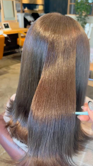 酸性ストレート×艶感グレージュカラー

ダメージレスに癖を伸ばしつつ艶々に

9/24 13時、18時半以降空き

9/26.28.29 ご案内可能 