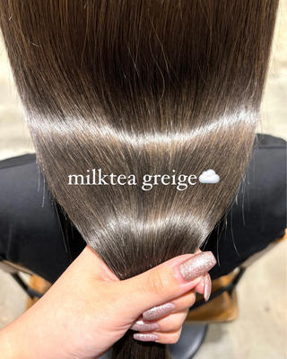 ロング カラー 小木曽 里華のヘアスタイル