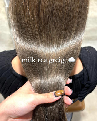 ロング カラー 小木曽 里華のヘアスタイル