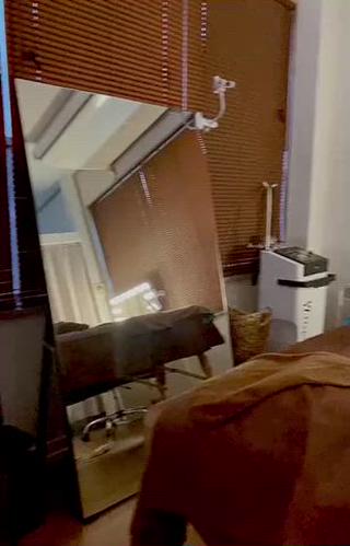 お部屋は落ち着ける空間でリラックスしながらトリートメントを受けられます。 