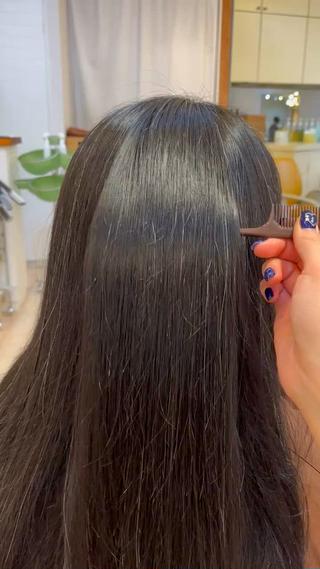 ストレート(縮毛矯正)でツヤツヤになります️
