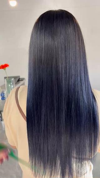 カラー miloc sayaのヘアスタイル