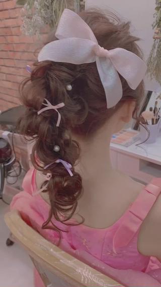 リボンヘアセット
ポニーアレンジ¨̮♡︎

#ヘアセット#セットサロンココ#編みおろし#ポニーテール#韓国アレンジ#結婚式リボンヘアセット 