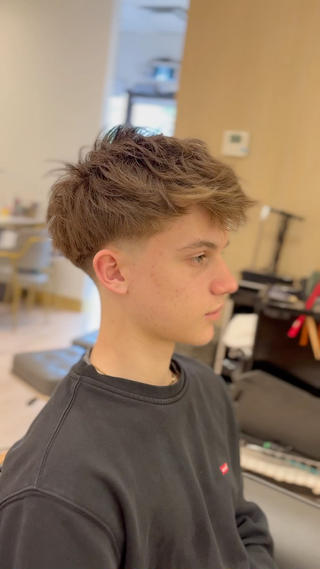 海外でも人気のテーパーフェード！

低めのフェードで初めてフェードする人にもおすすめです 