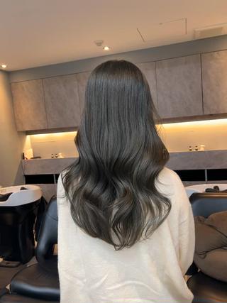 6トーンオリーブグレージュ
赤みのない透明溢れる雰囲気 