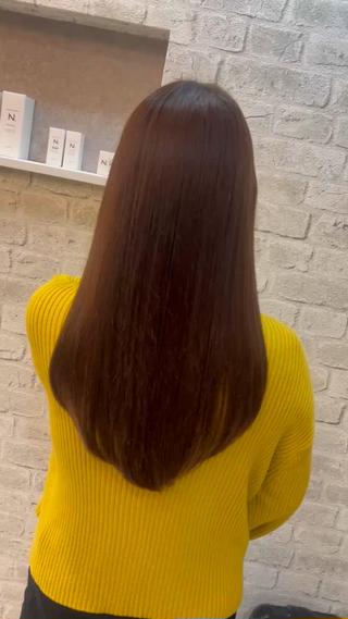 ロング 艶グレージュカラー 美髪特化美容師のヘアスタイル