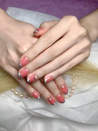 ネイル pink ladyサロン所属・べ にのネイルデザイン