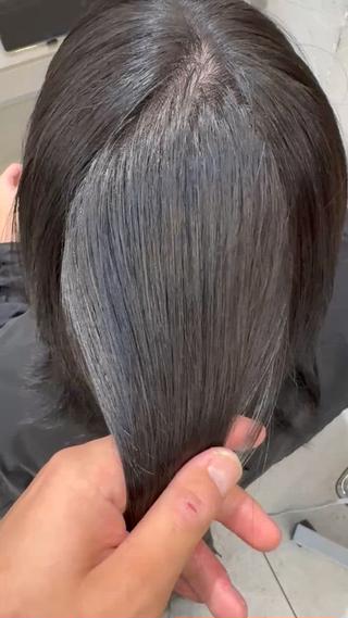 ブルーブラック
青が強すぎず透明感を感じれる色味になってます。
ぜひ 