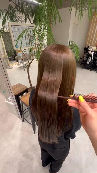 ロング omocha umiのヘアスタイル