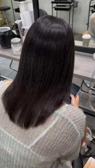 『ダメージが気になる、くしが通らない、パヤパヤする、髪の毛が広がる、、、』僕の得意な髪質改善であなたのお悩み解決します！
是非お任せください

今うる艶髪になれると話題のULTOWAトリートメントを使用してます
僕のお客様は100%喜んで頂いてます️
この感動を皆さんに体験して頂きたく、今だけ限定の40%OFFこの機会にご予約お待ちしてます 