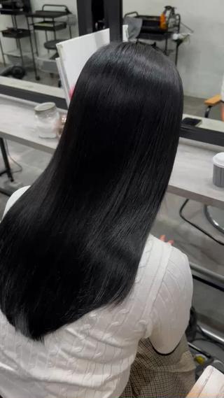 『ダメージが気になる、くしが通らない、パヤパヤする、髪の毛が広がる、、、』僕の得意な髪質改善であなたのお悩み解決します！
是非お任せください

今うる艶髪になれると話題のULTOWAトリートメントを使用してます
僕のお客様は100%喜んで頂いてます️
この感動を皆さんに体験して頂きたく、今だけ限定の40%OFFこの機会にご予約お待ちしてます 