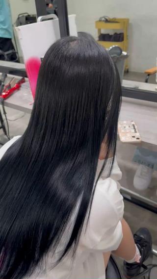 『ダメージが気になる、くしが通らない、パヤパヤする、髪の毛が広がる、、、』僕の得意な髪質改善であなたのお悩み解決します！
是非お任せください

今うる艶髪になれると話題のULTOWAトリートメントを使用してます
僕のお客様は100%喜んで頂いてます️
この感動を皆さんに体験して頂きたく、今だけ限定の40%OFFこの機会にご予約お待ちしてます 