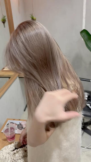 ロング カラー hoNua. 栄/透明感カラーのヘアスタイル