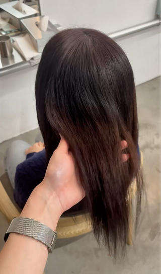 ブリーチ縮毛のone color 
毛先が暗くならない剪定 