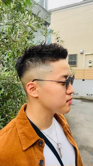 フェードスタイル。
ベリーショートでスタイリングも簡単です。
最近流行りのフェードも人気ですので
是非お気軽にご相談ください。

#メンズカット　#メンズヘア #フェード　#ベリーショート　#短髪 