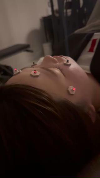 眼精疲労回復特化のお灸

直後からクマが薄くなり、まぶたのむくみもスッキリします 