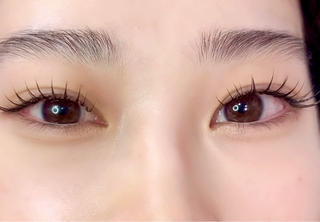 LEDで装着してます
コーティングで束感を出すと少ない本数でも
存在感バッチリ 