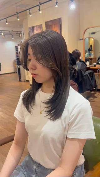 ロング カラー オーストヘアージジ所属・TAI透明カラー 柔らかい縮毛矯正のヘアスタイル