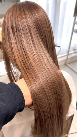 ブリーチベースで作る超透明感ミルクティーベージュカラーと最高級髪質改善トリートメントサブリミックでうる艶に 