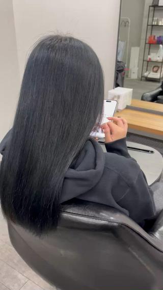 ロング カラー 坂井 内飛のヘアスタイル