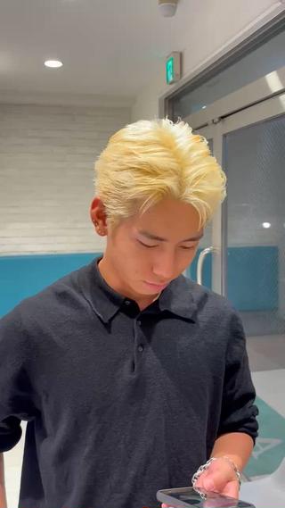 カラー メンズ 山本 侑平のヘアスタイル