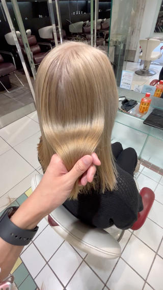 セミロング カラー ヘアアレンジ Lupinus所属・【艶カラー】石山拓人 /ブリーチのヘアスタイル